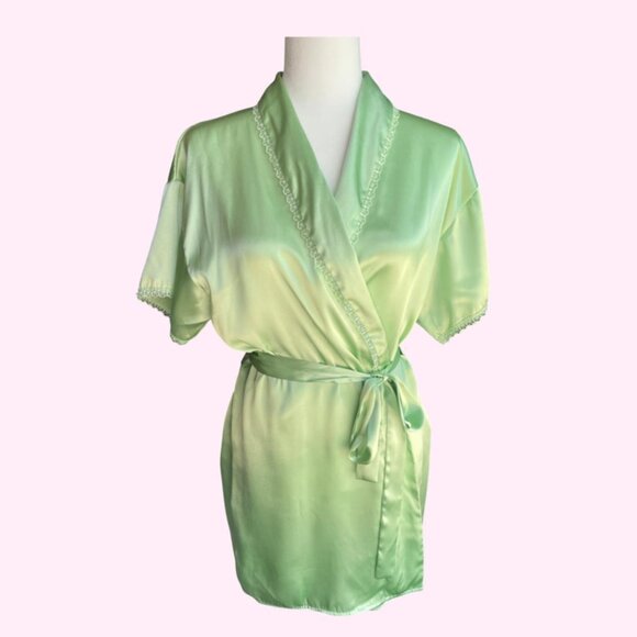 The Peridot Robe - Picture 1 of 5